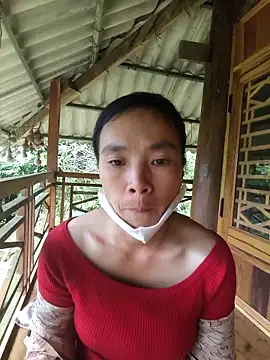 lily-00 online show from November 6, 2025, 4:38 am