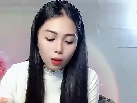 Lyly4757 online show from November 19, 2025, 2:28 pm