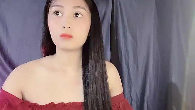 Lyly4757 online show from October 17, 2025, 1:24 pm