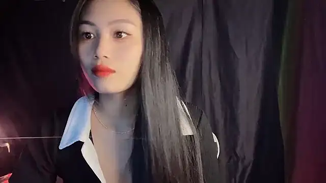 Lyly4757 online show from October 9, 2025, 11:05 pm