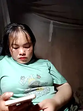 emilyzz online show from March 27, 2026, 2:07 pm