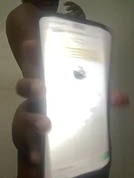 Milenvs online show from April 28, 2026, 7:02 am