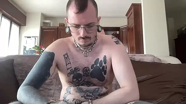 Chaserlovebear online show from April 15, 2026, 12:53 pm