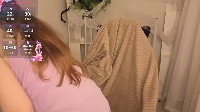 KarenSmitht online show from November 2, 2025, 3:50 pm