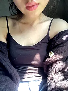 Snapshot of Bella_sexy98 chatting on November 23, 2025, 5:39 am Bella sexy98 online show from November 23, 2025, 5:39 am