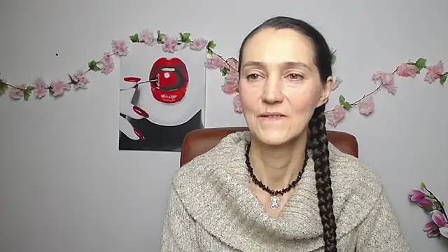 Snapshot of TayaFinch chatting on November 8, 2025, 1:25 pm TayaFinch online show from November 8, 2025, 1:25 pm