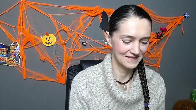 Snapshot of TayaFinch chatting on November 4, 2025, 1:04 pm TayaFinch online show from November 4, 2025, 1:04 pm