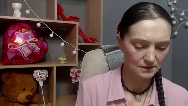 TayaFinch online show from February 12, 2026, 1:11 pm