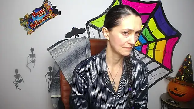 TayaFinch online show from October 31, 2025, 2:46 pm