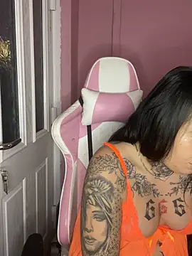 DIRTY PAISLEY X online show from November 24, 2025, 4:40 pm