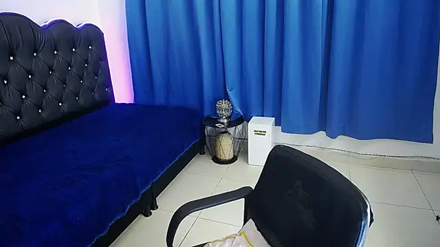 Snapshot of Cordelia_Perlman chatting on December 4, 2025, 12:48 pm Cordelia Perlman online show from December 4, 2025, 12:48 pm