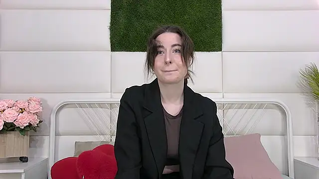 Snapshot of LilithLane chatting on October 10, 2025, 3:24 pm LilithLane online show from October 10, 2025, 3:24 pm