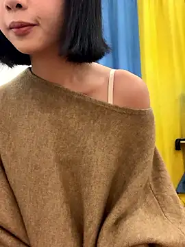 qiqi x online show from February 23, 2026, 2:17 pm