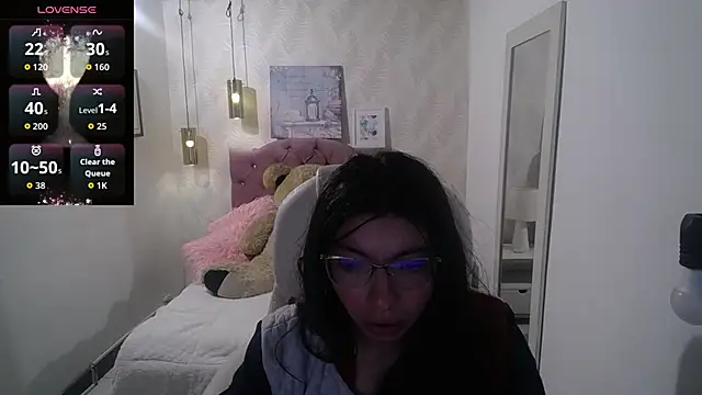 Snapshot of alllyson_ chatting on November 22, 2025, 7:57 pm alllyson online show from November 22, 2025, 7:57 pm