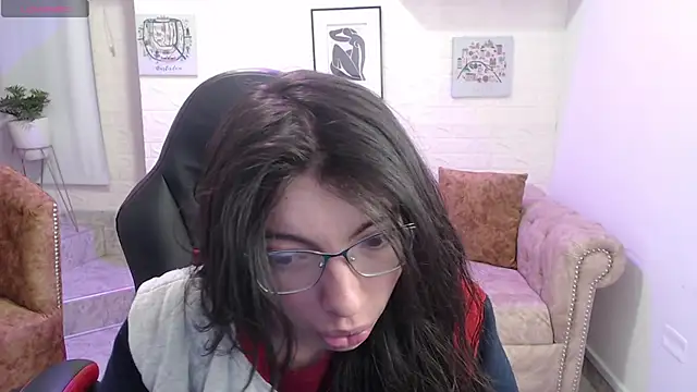 Snapshot of alllyson_ chatting on November 17, 2025, 10:03 pm alllyson online show from November 17, 2025, 10:03 pm