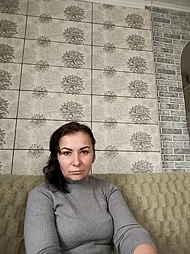 Mia24Blove online show from October 14, 2025, 9:43 am