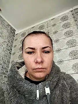 Mia24Blove online show from October 12, 2025, 9:32 am