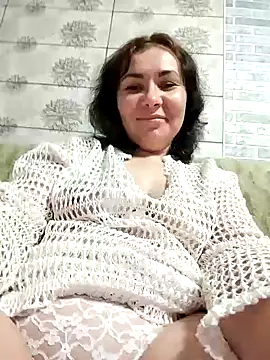 Mia24Blove online show from October 18, 2025, 7:49 pm