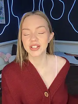 MilaMoone online show from January 14, 2026, 11:36 am