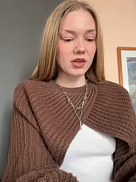 MilaMoone online show from February 6, 2026, 10:33 am