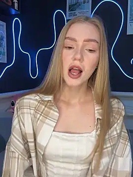 Snapshot of MilaMoone chatting on October 30, 2025, 10:46 am MilaMoone online show from October 30, 2025, 10:46 am