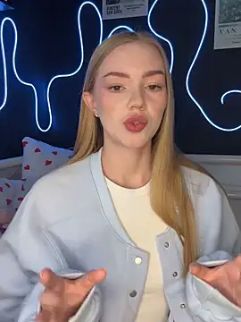 Snapshot of MilaMoone chatting on October 16, 2025, 12:46 pm MilaMoone online show from October 16, 2025, 12:46 pm