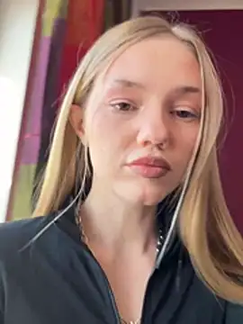 MilaMoone online show from February 12, 2026, 11:32 am