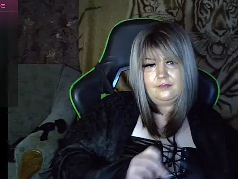 YuliiaSan online show from November 9, 2025, 7:12 am