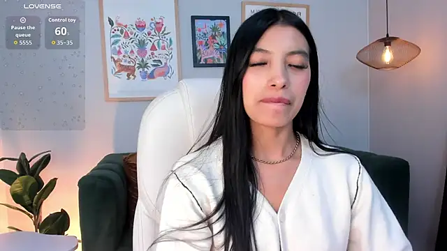 Tiffany Low online show from April 4, 2026, 3:51 pm