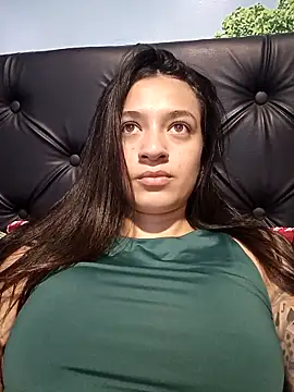 MiQeilaSweet online show from December 14, 2025, 10:37 pm