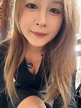 Snapshot of yuki_june chatting on March 5, 2026, 8:11 am yuki june online show from March 5, 2026, 8:11 am