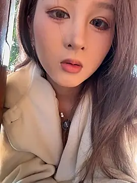 Snapshot of yuki_june chatting on January 15, 2026, 8:18 am yuki june online show from January 15, 2026, 8:18 am