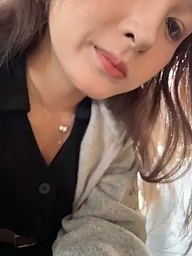 Snapshot of yuki_june chatting on January 17, 2026, 7:45 am yuki june online show from January 17, 2026, 7:45 am