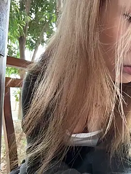 yuki june online show from March 23, 2026, 8:47 am