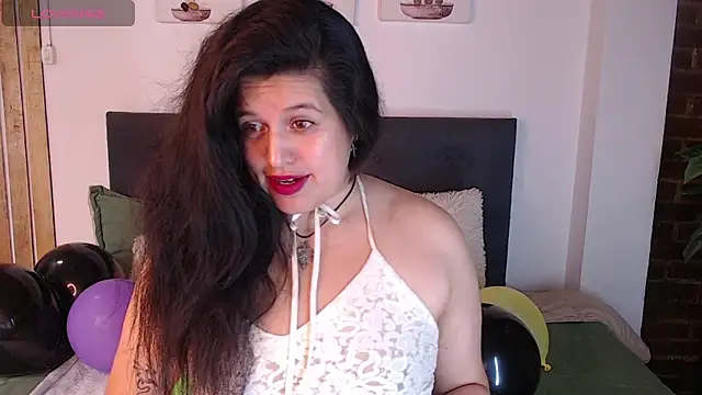 Snapshot of Andrea_secret_ chatting on November 21, 2025, 2:27 pm Andrea secret online show from November 21, 2025, 2:27 pm