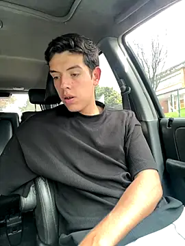 Snapshot of mattebret11 chatting on October 27, 2025, 5:14 pm mattebret11 online show from October 27, 2025, 5:14 pm