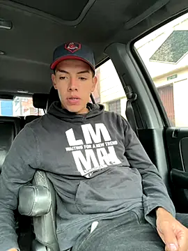 Snapshot of mattebret11 chatting on September 30, 2025, 6:47 pm mattebret11 online show from September 30, 2025, 6:47 pm