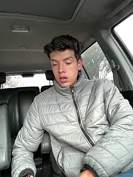 Snapshot of mattebret11 chatting on October 21, 2025, 5:23 pm mattebret11 online show from October 21, 2025, 5:23 pm