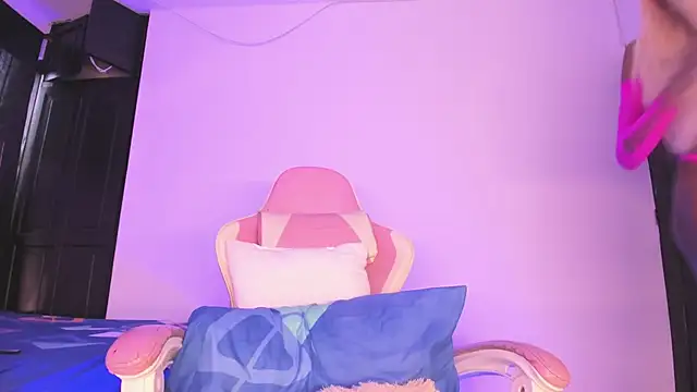 Mara royal online show from November 10, 2025, 8:47 pm