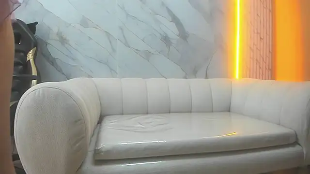 Snapshot of Isabella_Blondetf chatting on September 17, 2025, 10:56 pm Isabella Blondetf online show from September 17, 2025, 10:56 pm