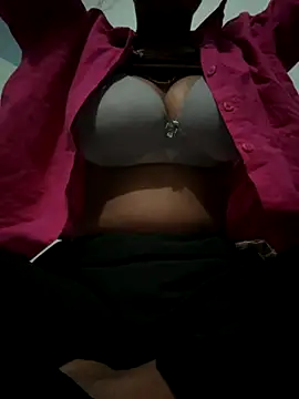 Snapshot of annu_000 chatting on November 16, 2025, 3:33 am annu 000 online show from November 16, 2025, 3:33 am