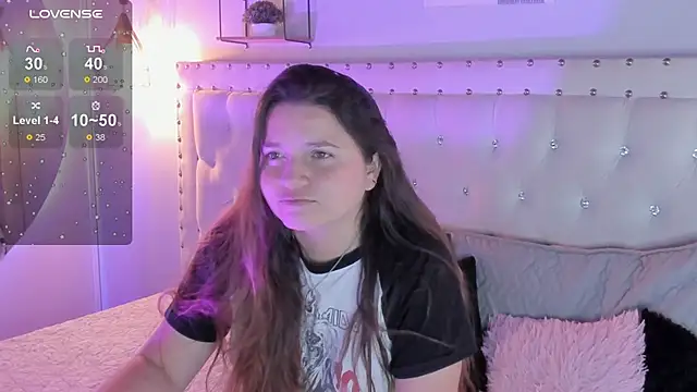 Snapshot of sophiee09_ chatting on November 27, 2025, 2:06 pm sophiee09 online show from November 27, 2025, 2:06 pm