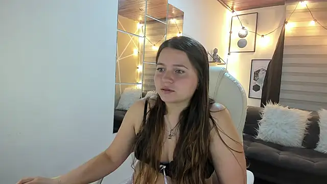 Snapshot of sophiee09_ chatting on October 20, 2025, 1:11 pm sophiee09 online show from October 20, 2025, 1:11 pm