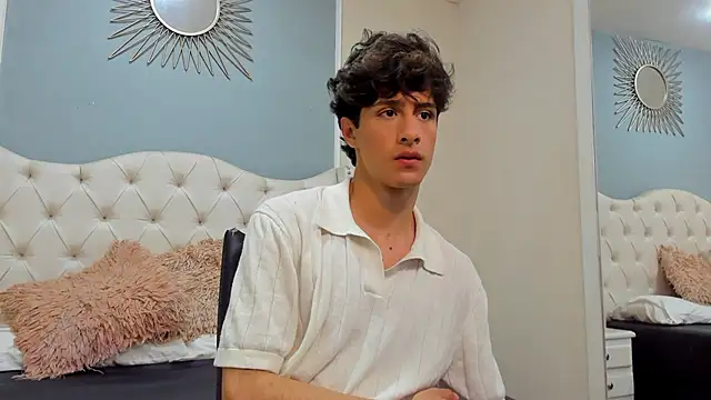 Xam Collen online show from November 25, 2025, 3:34 pm