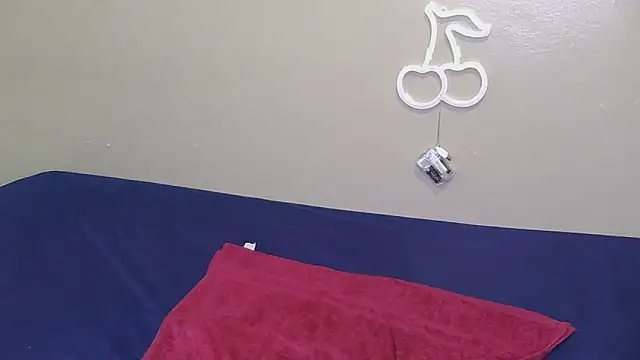 Serafynn online show from November 6, 2025, 12:09 pm