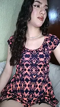 Snapshot of Emily-hottson chatting on November 15, 2025, 3:43 am Emily-hottson online show from November 15, 2025, 3:43 am