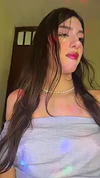 Emily-hottson online show from February 16, 2026, 4:33 am