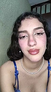 Snapshot of Emily-hottson chatting on November 6, 2025, 5:33 am Emily-hottson online show from November 6, 2025, 5:33 am