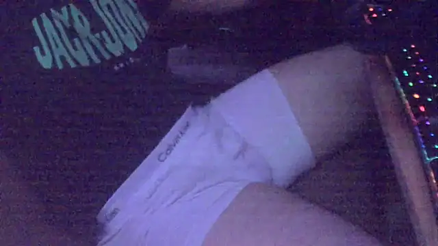 xderox318 online show from November 16, 2025, 10:13 pm