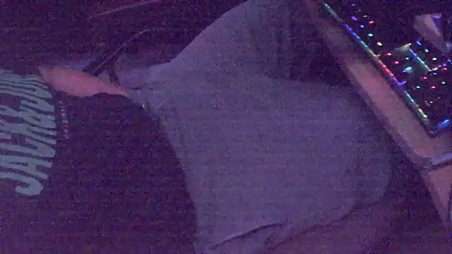 xderox318 online show from September 20, 2025, 8:14 pm